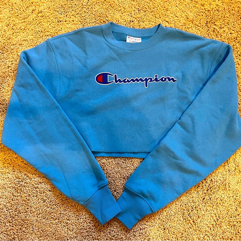 Women’s Champion cropped sweatshirt, xs